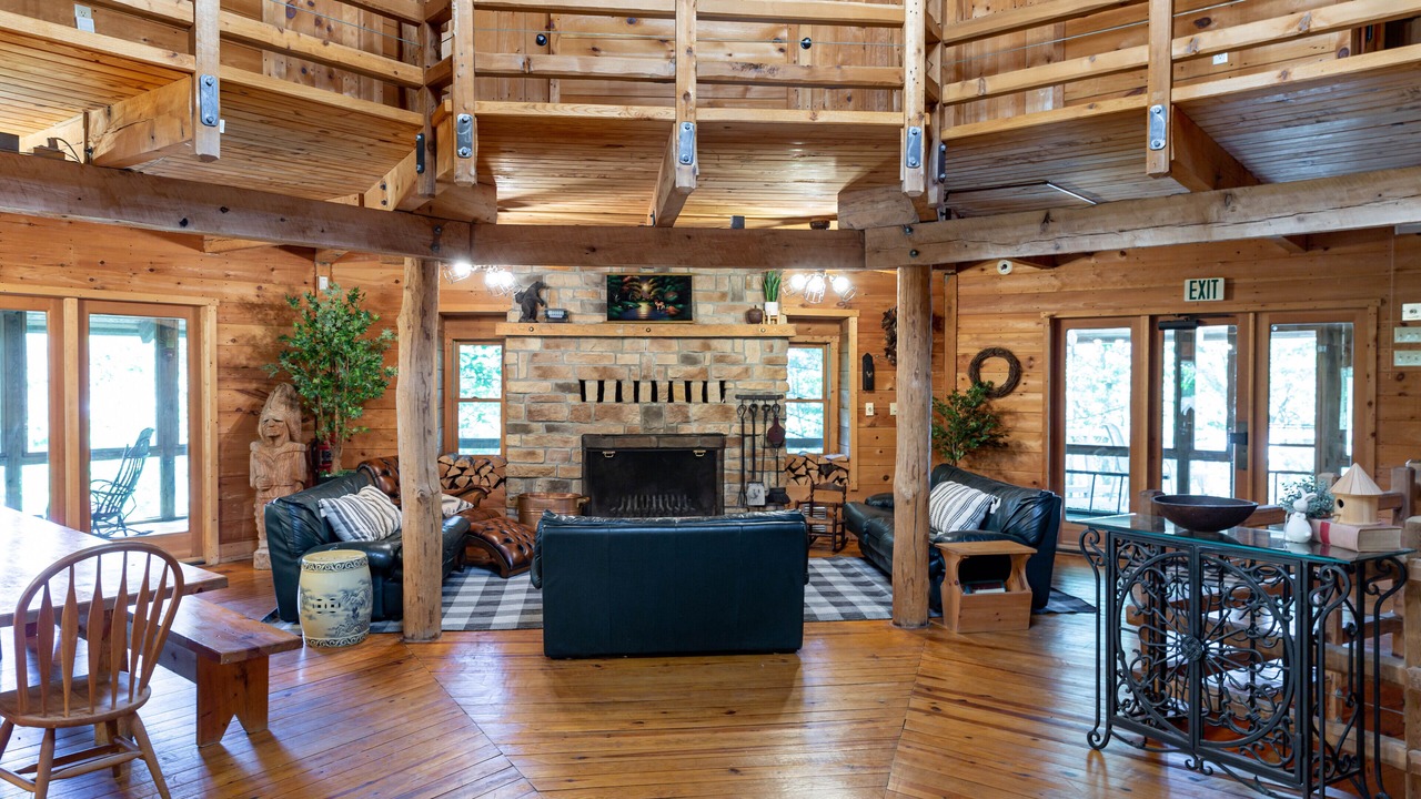Photo of Livingroom in Harrisonville