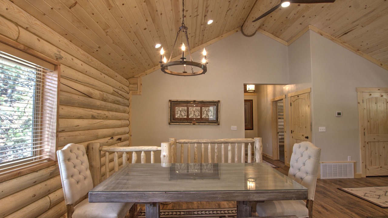 Photo of Livingroom in West Yellowstone