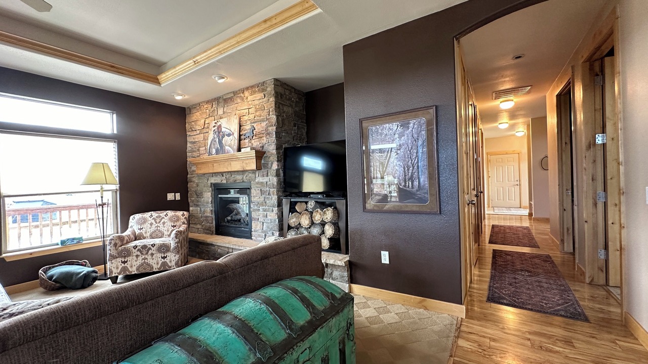 Photo of Livingroom in West River