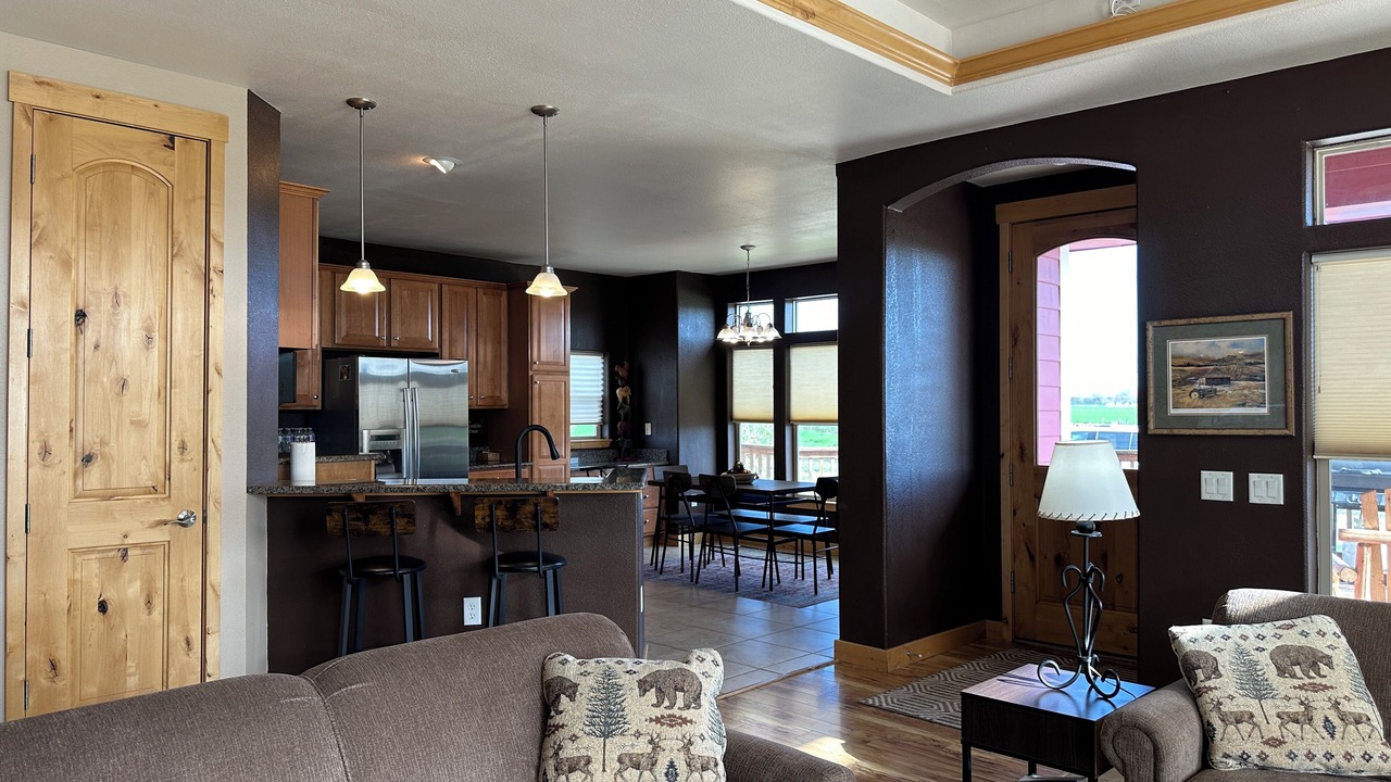 Photo of Livingroom in West River