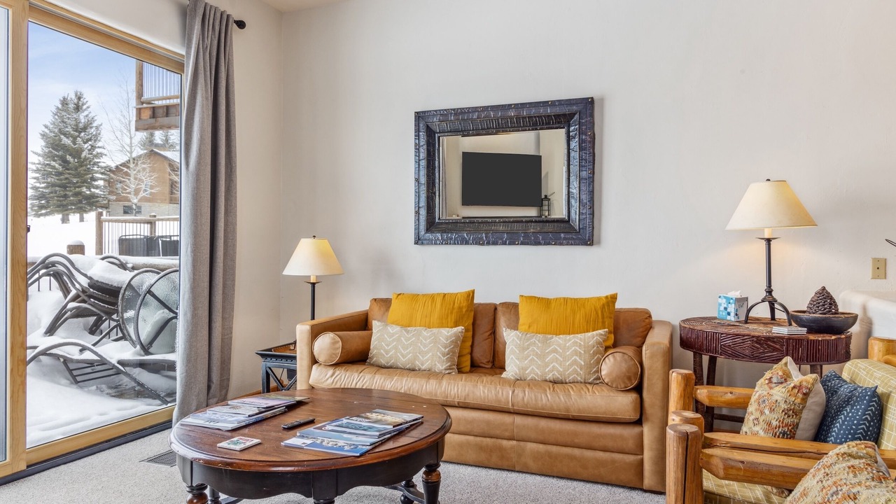 Photo of Livingroom in Spring Creek Ranch