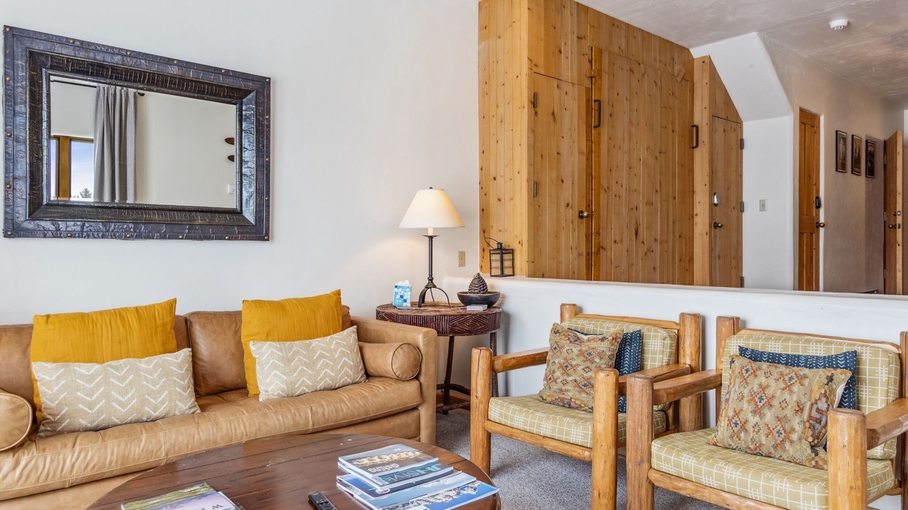 Photo of Livingroom in Spring Creek Ranch