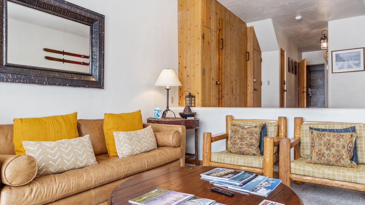 Photo of Livingroom in Spring Creek Ranch
