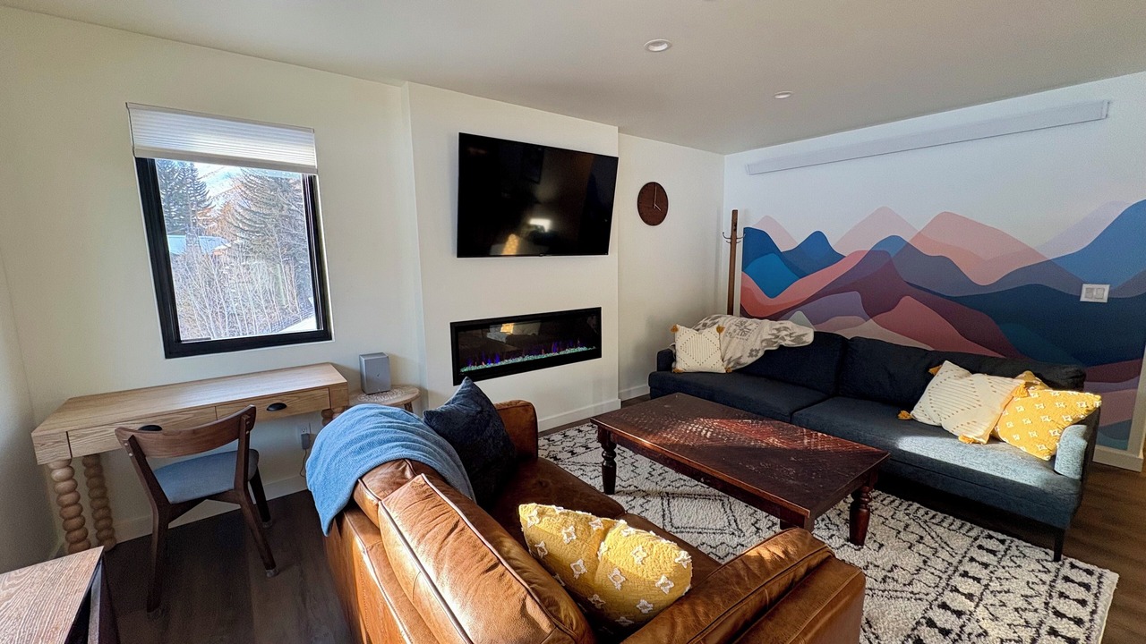 Photo of Livingroom in Warm Springs
