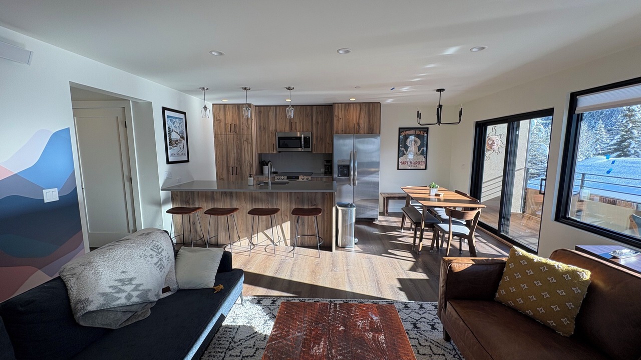 Photo of Livingroom in Warm Springs