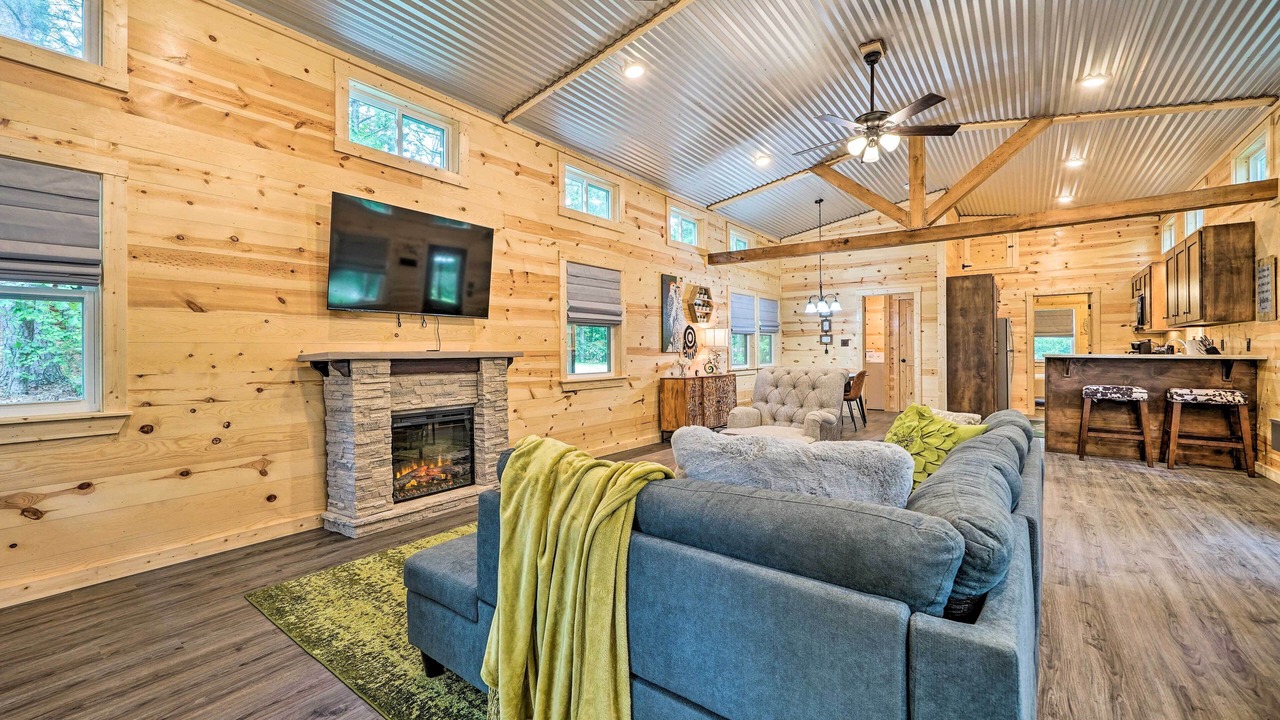 Photo of Livingroom in Broken Bow