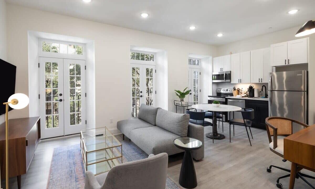 Photo of Livingroom in Rittenhouse Row