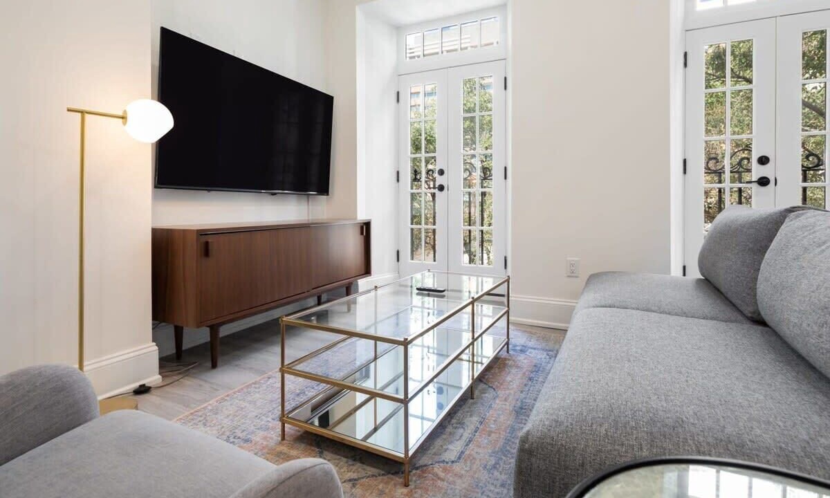 Photo of Livingroom in Rittenhouse Row