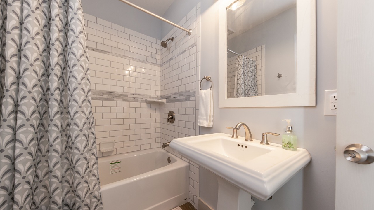 Photo of Bathroom in Lorain