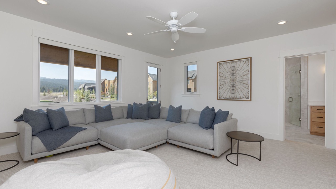 Photo of Livingroom in Big Sky