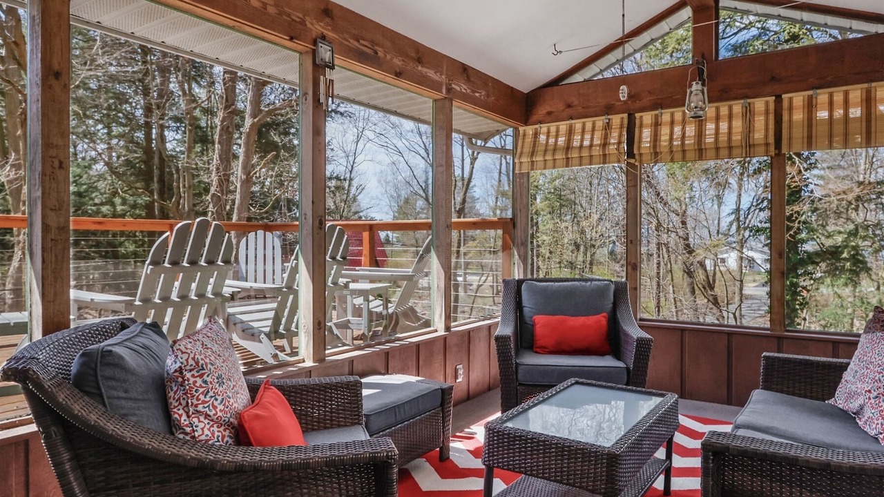 Photo of Patio Balcony in Shorewood-Tower Hills-Harbert