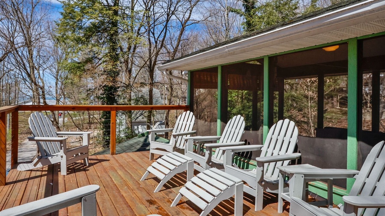 Photo of Patio Balcony in Shorewood-Tower Hills-Harbert
