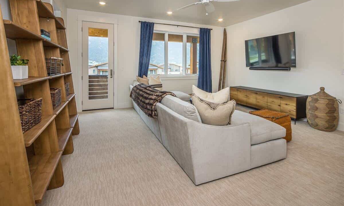 Photo of Livingroom in Big Sky