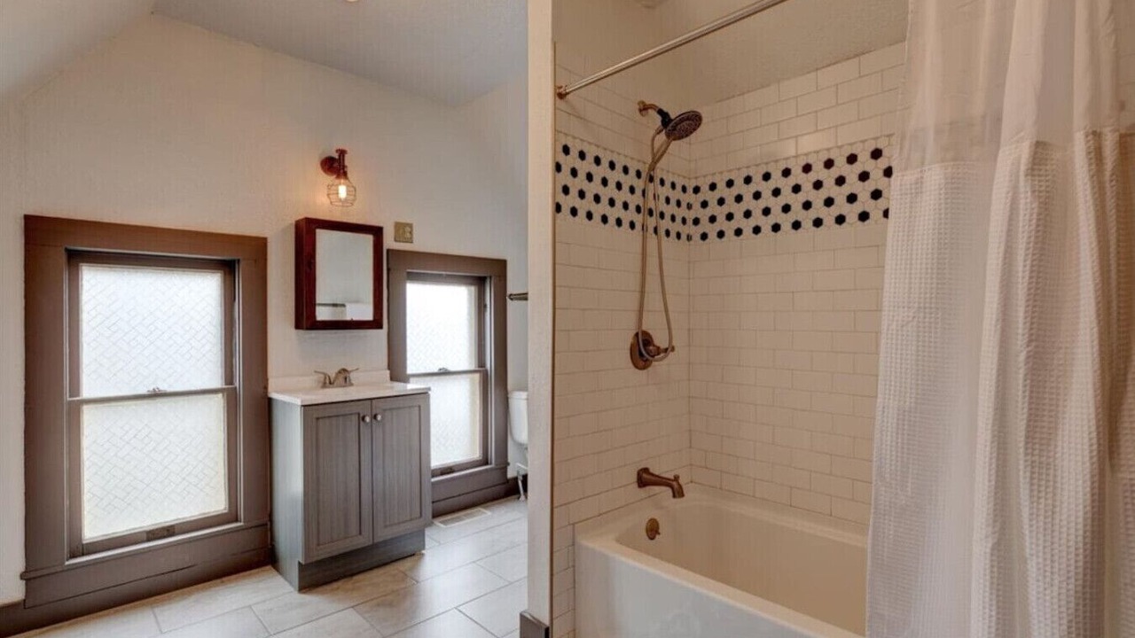 Photo of Bathroom in Pella