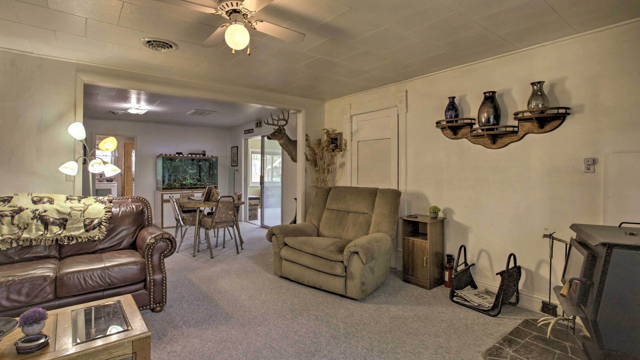 Photo of Livingroom in Ten Sleep