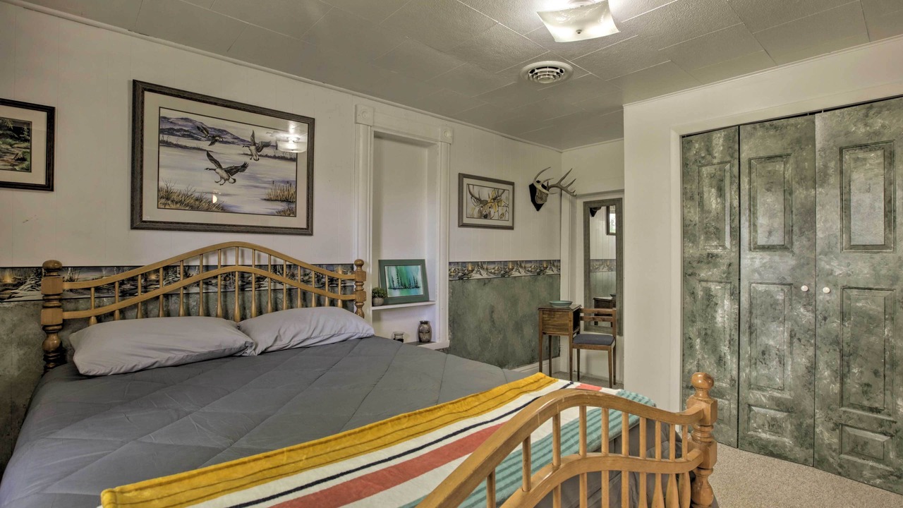 Photo of Bedroom in Ten Sleep