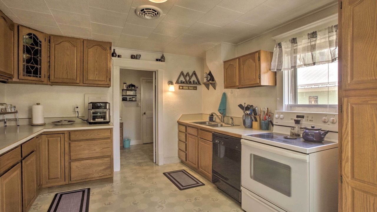 Photo of Kitchen in Ten Sleep