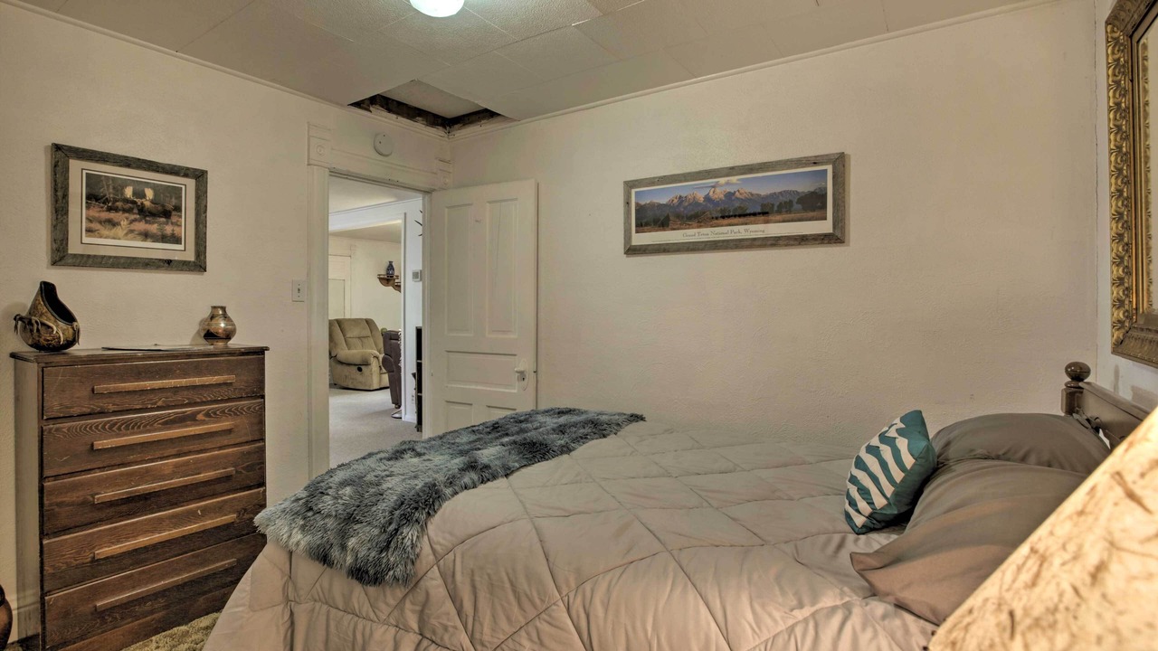 Photo of Bedroom in Ten Sleep