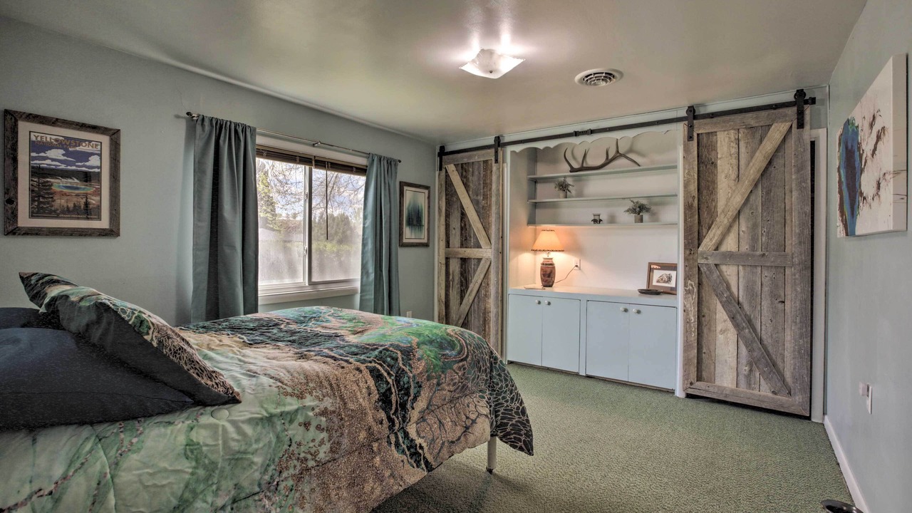 Photo of Bedroom in Ten Sleep