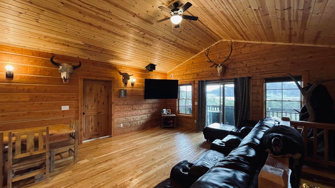 Photo of Livingroom in Wolf Creek
