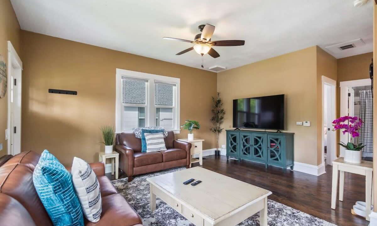 Photo of Livingroom in Garden District