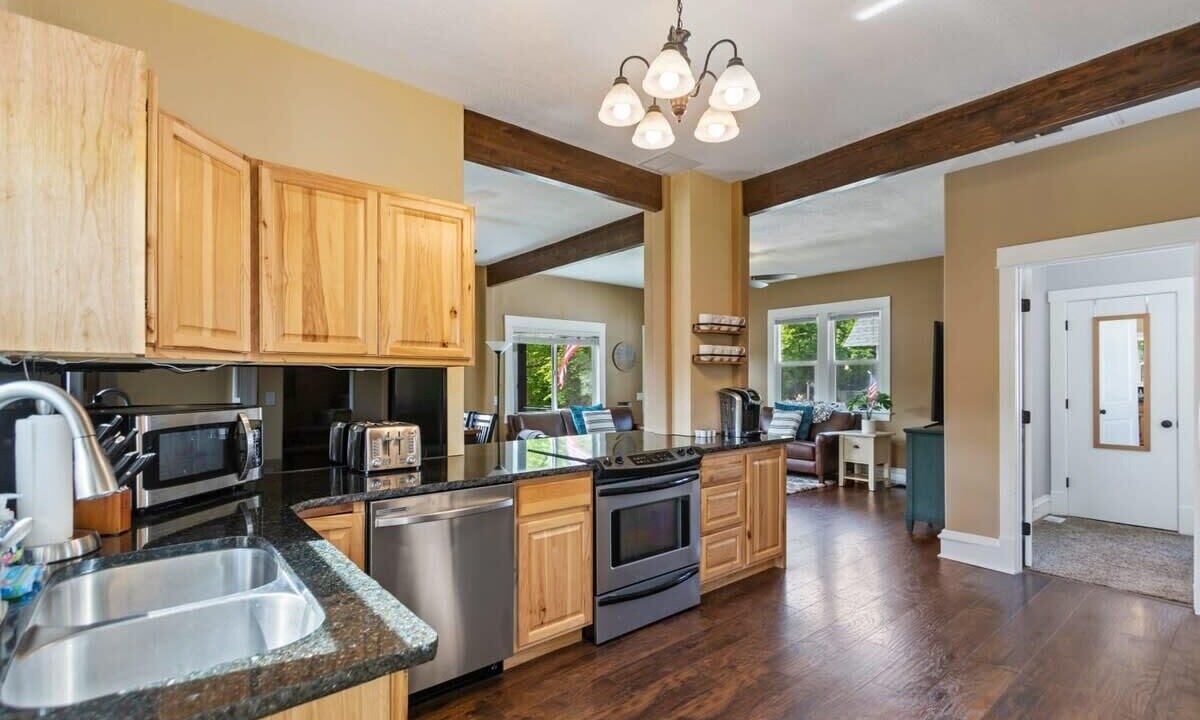 Photo of Kitchen in Garden District