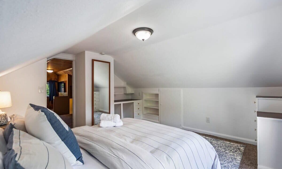 Photo of Bedroom in Garden District