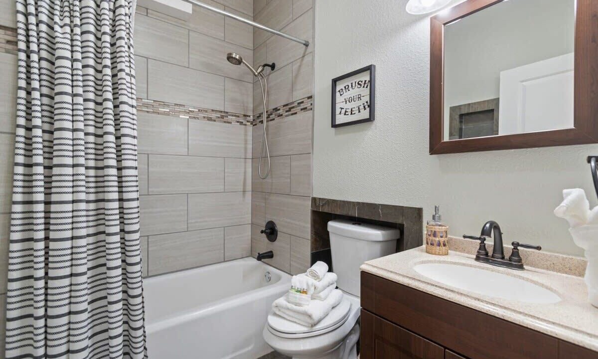 Photo of Bathroom in Garden District