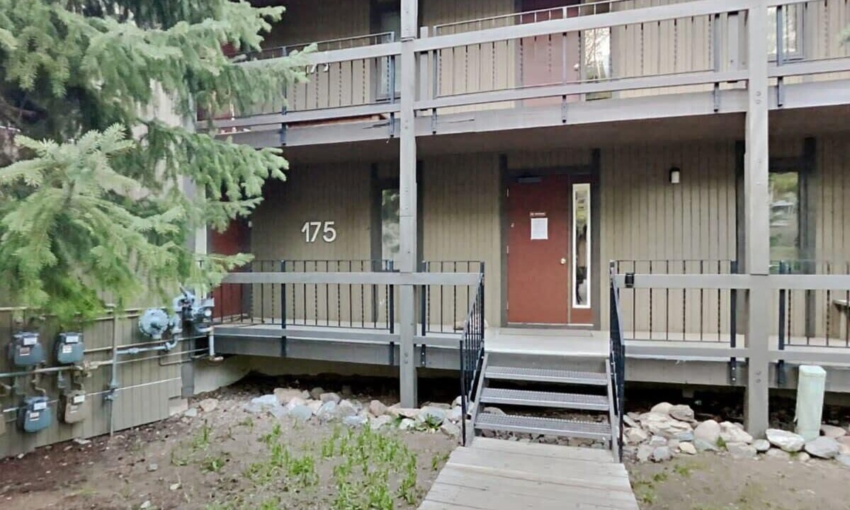 Photo of Outdoor in Peak 8