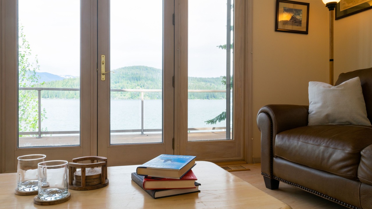 Photo of Livingroom in Sandpoint