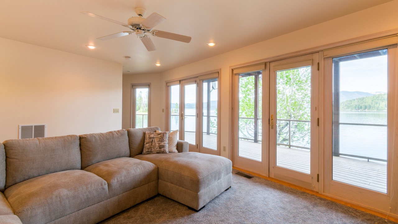 Photo of Livingroom in Sandpoint