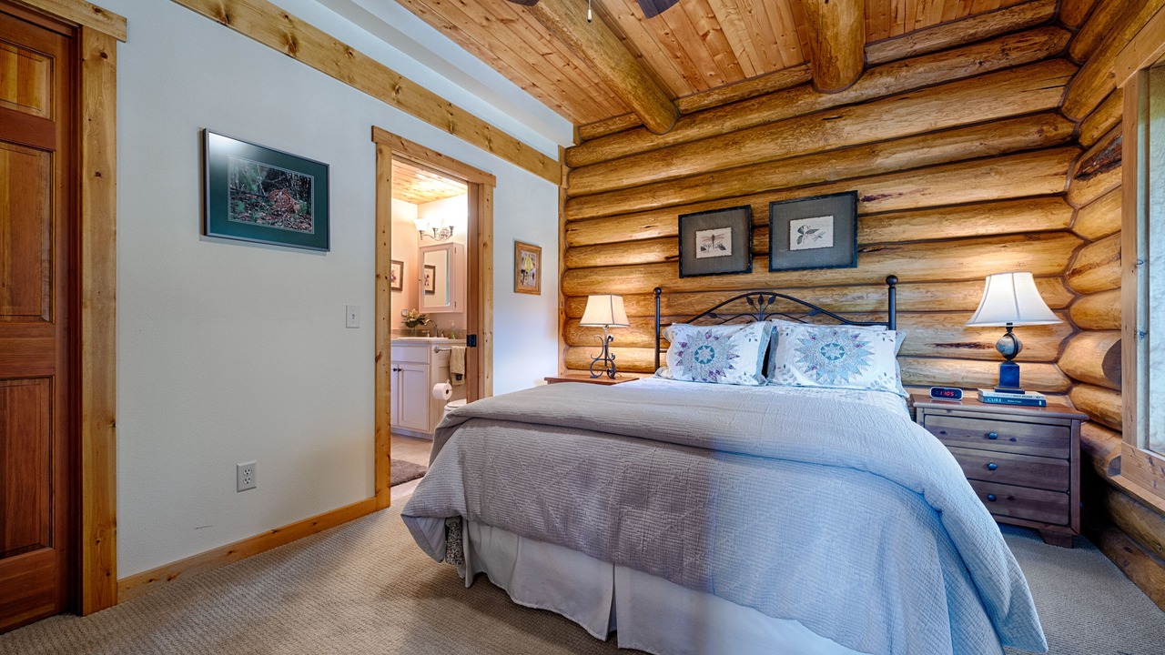 Photo of Bedroom in Condon
