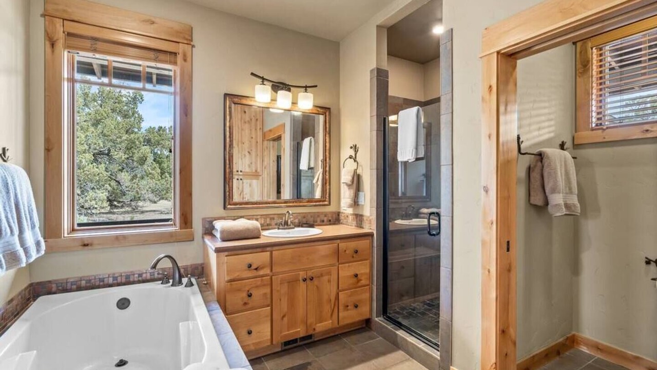 Photo of Bathroom in Powell Butte