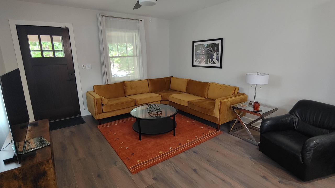 Photo of Livingroom in Near Eastside