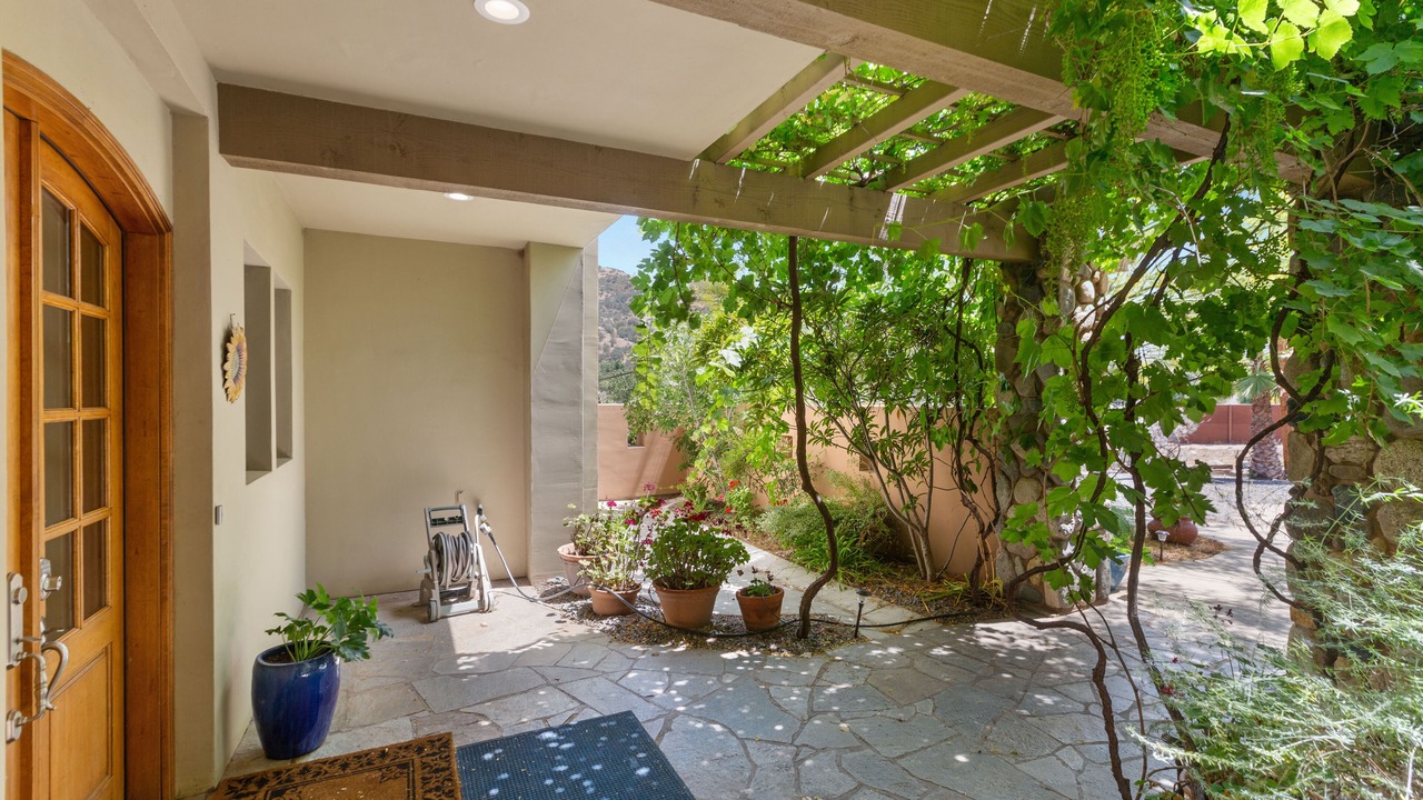 Photo of Patio Balcony in Three Rivers