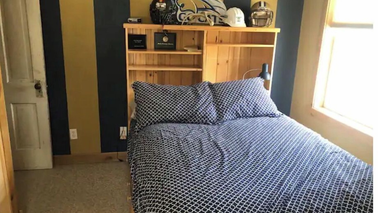 Photo of Bedroom in Simms