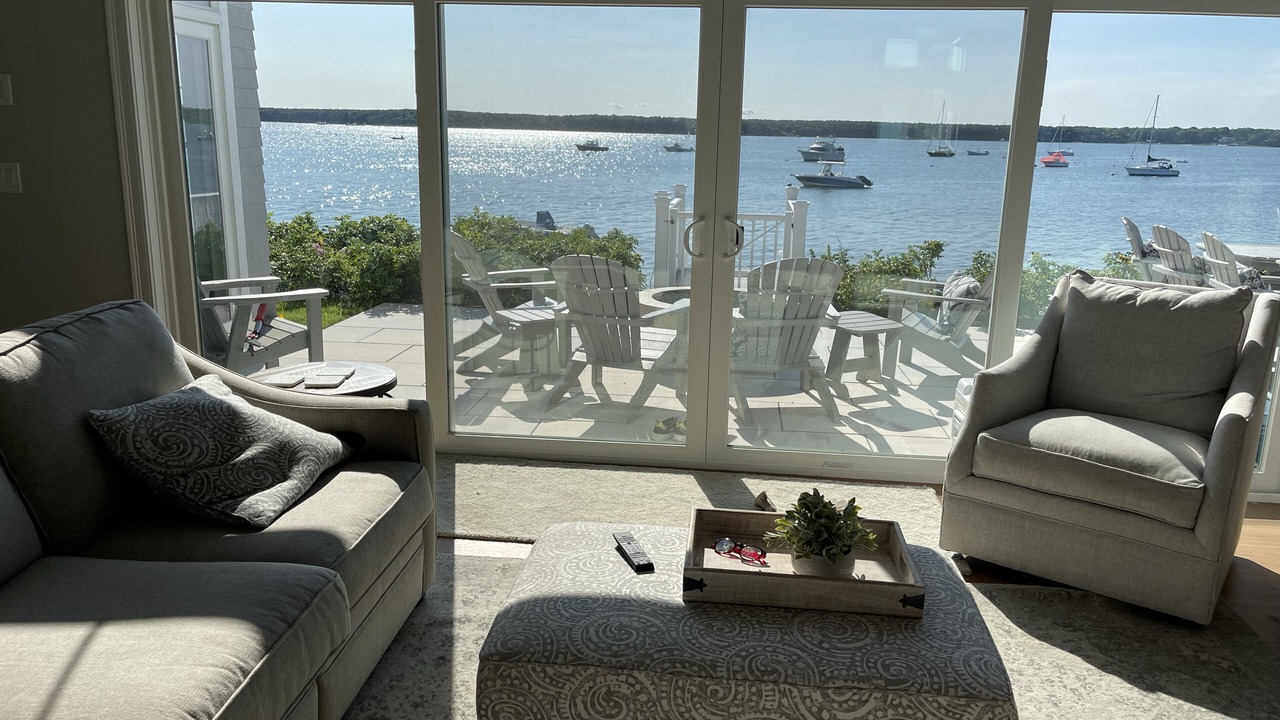 Photo of Livingroom in Monomoscoy Island