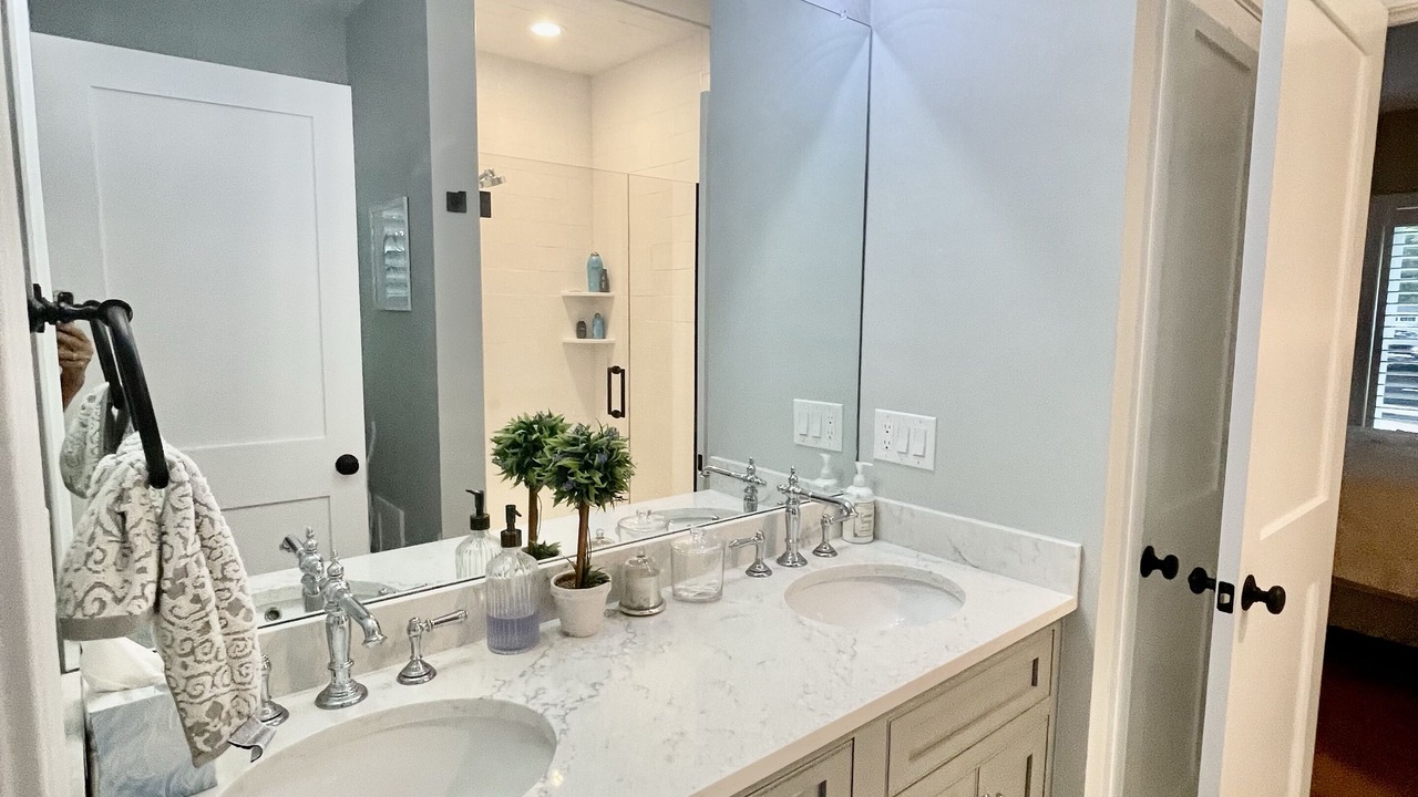 Photo of Bathroom in Monomoscoy Island