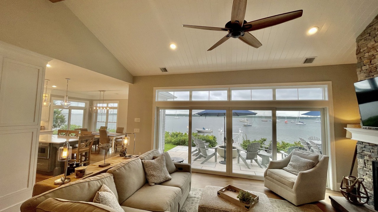 Photo of Livingroom in Monomoscoy Island