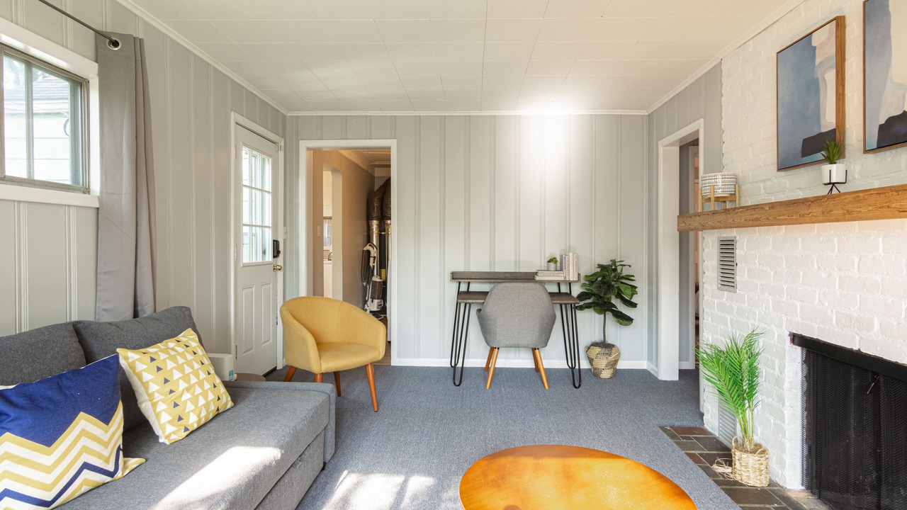 Photo of Livingroom in Berkley