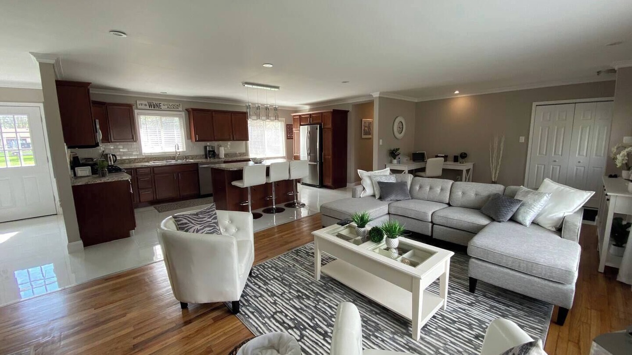 Photo of Livingroom in Harper Woods