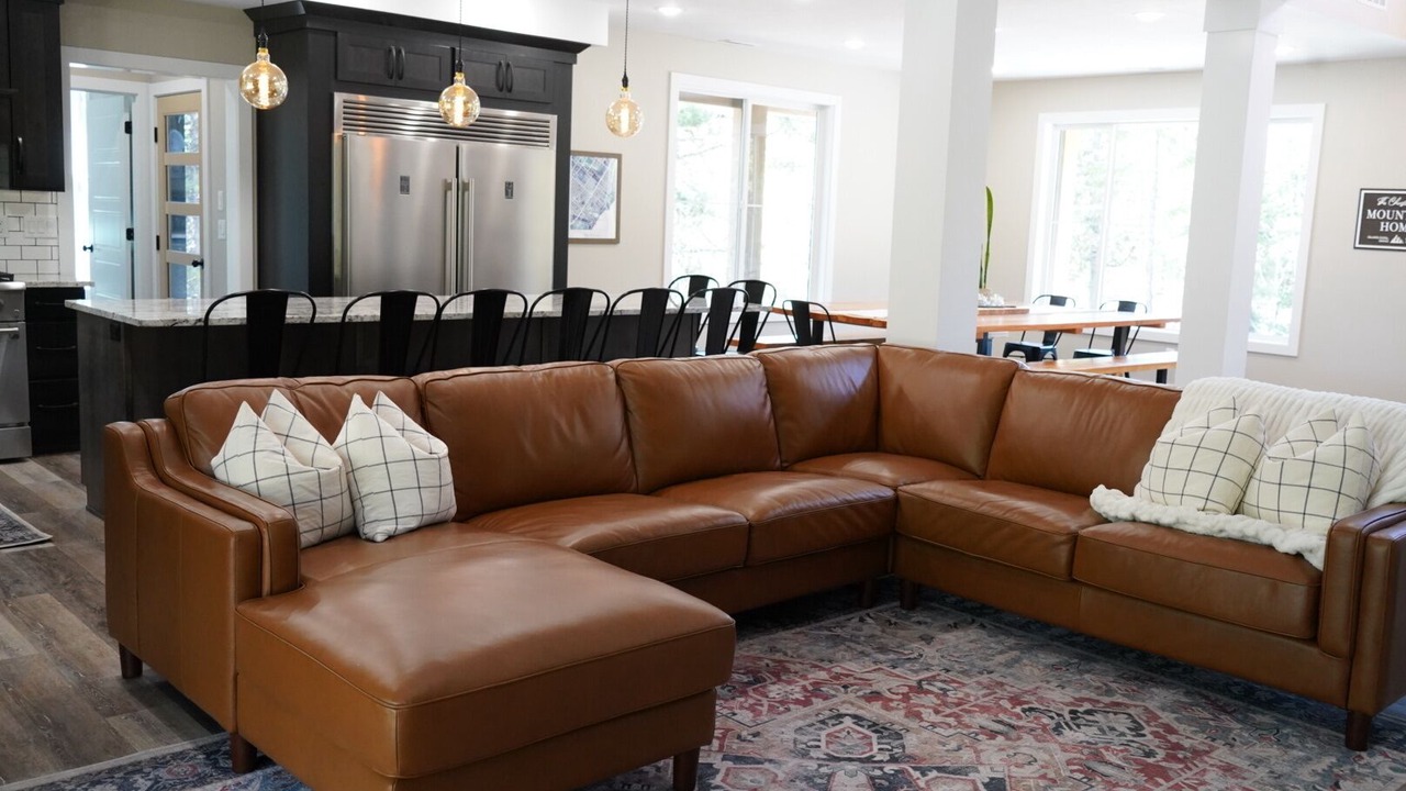 Photo of Livingroom in Island Park