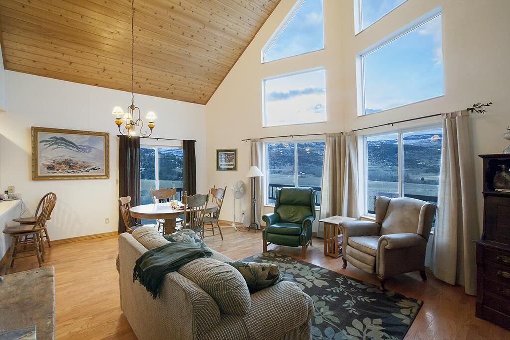 Photo of Livingroom in Emigrant