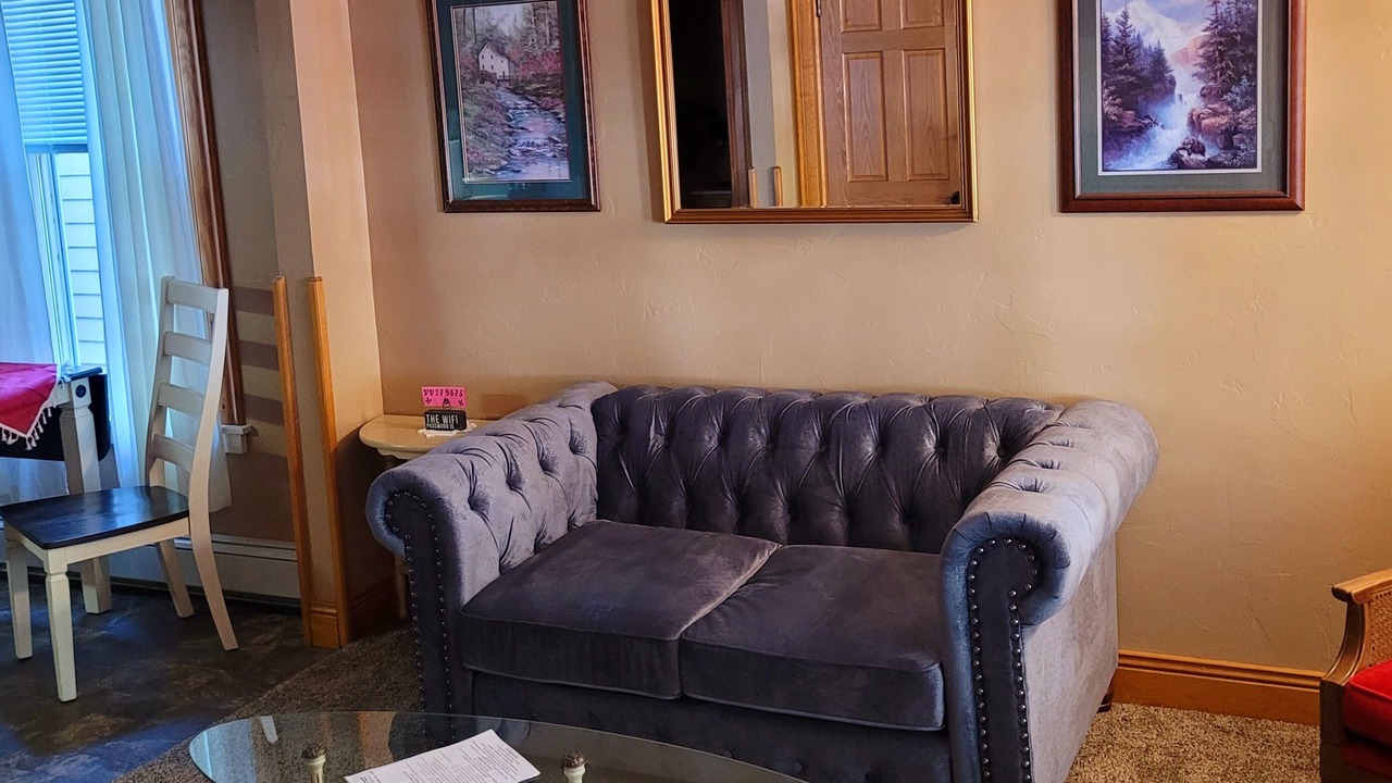 Photo of Livingroom in Deadwood