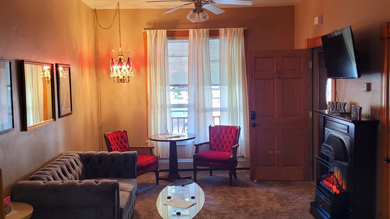 Photo of Livingroom in Deadwood