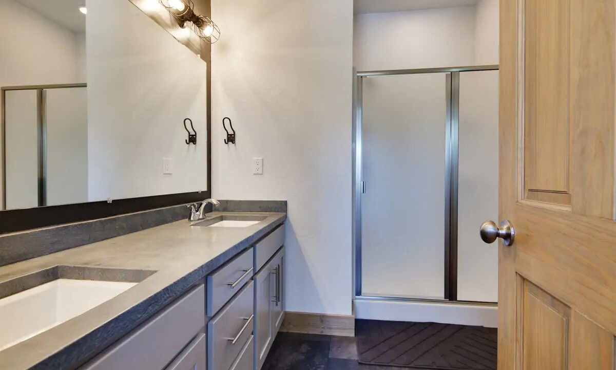 Photo of Bathroom in Rexford