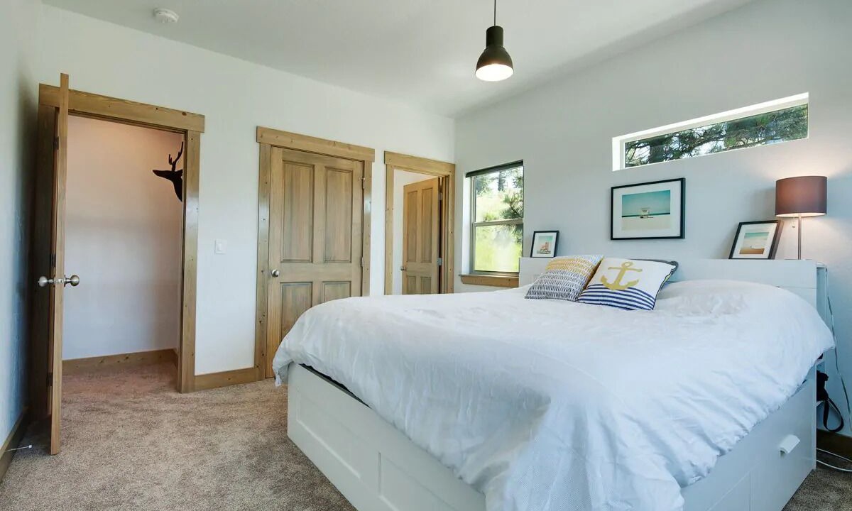 Photo of Bedroom in Rexford