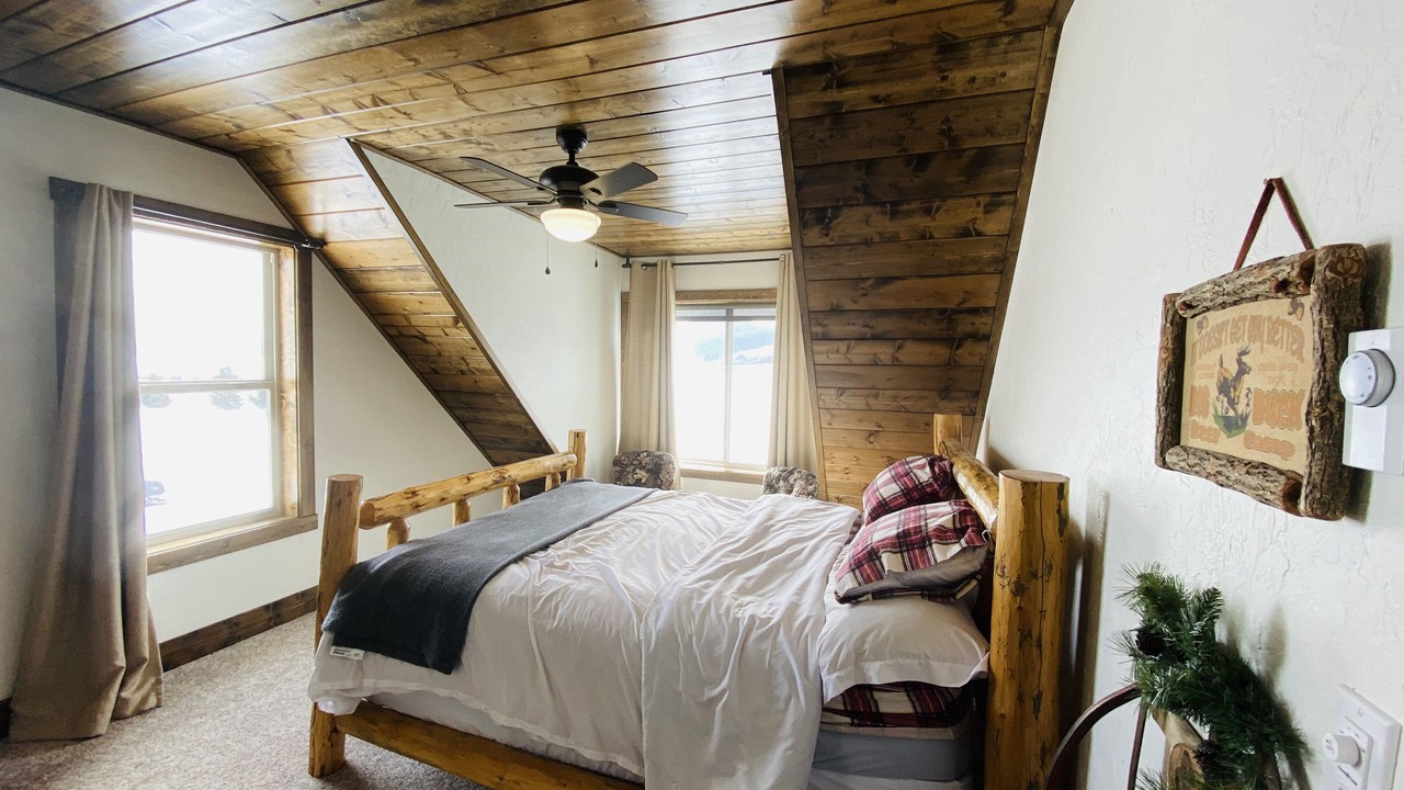 Photo of Bedroom in West Yellowstone
