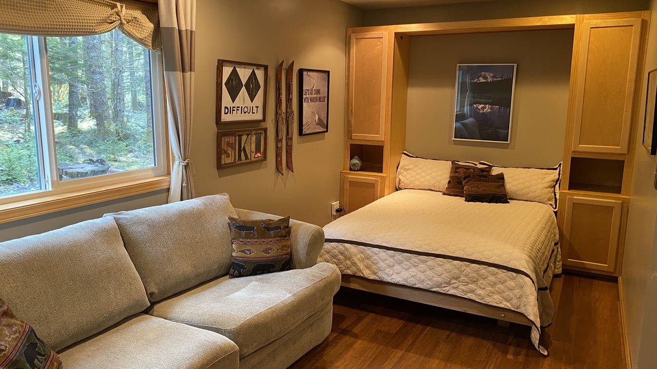 Photo of Bedroom in Enumclaw