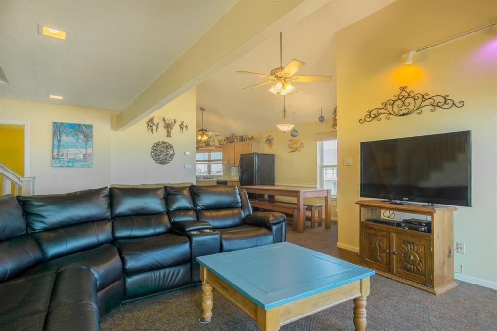 Photo of Livingroom in Bermuda Beach